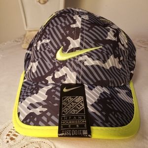NWT Infant Nike Army print hat size 12 to 24 month